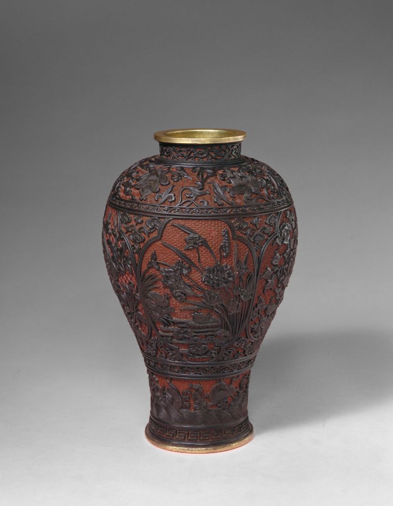 图片[1]-Black and bright plum vase with flower-and-bird pattern-China Archive